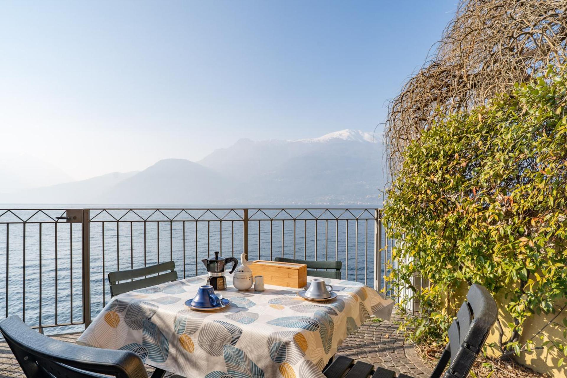 Il Glicine Sul Lago - Wisteria On The Lake เบลลาโน ภายนอก รูปภาพ